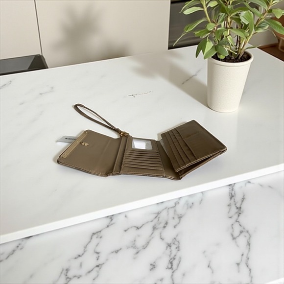 Steve Madden‎ Logobar SNDSTRM Trifold Wallet Wristlet Brown Neutral New - Picture 5 of 7